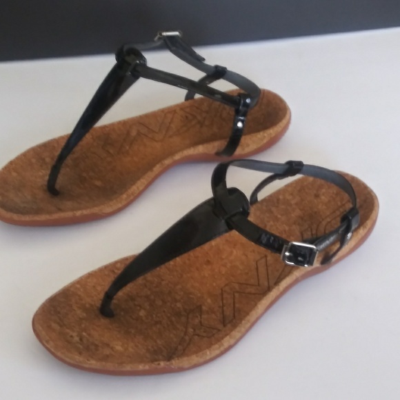 dkny cork flip flops